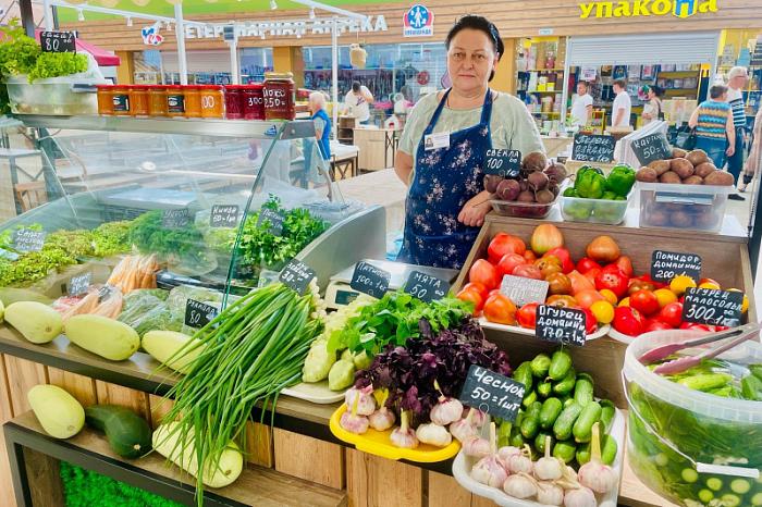 Свежие овощи и зелень выращивает для Вас в собственных теплицах Офрина Елена